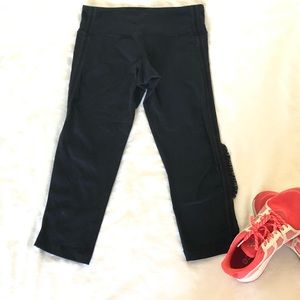 Black lululemon leggings cropped